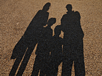 ADHD(注意欠如・多動性障害)の子どもの接し方は?子育ての困難と対処法まとめ のタイトル画像