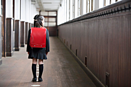 小4から始まった娘へのいじめ。学校へ向かうその背中はとても寂しそうで…のタイトル画像