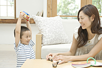 トゥレット障害(トゥレット症)とは?症状や治療法、ほかの発達障害との合併は?のタイトル画像