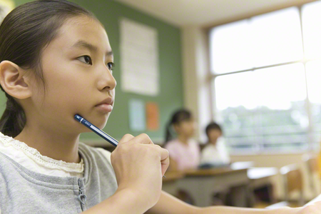 「書くのが苦手」はディスグラフィア（書字障害）かも？症状、原因、困りごと、対処法まとめ【専門家監修】のタイトル画像