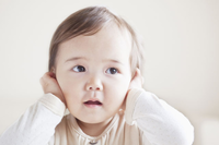 感覚の過敏さ(感覚過敏)、鈍感さ(感覚鈍麻)とは?発達障害との関係、子どもの症状、対処方法まとめのタイトル画像
