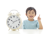100円グッズですぐできる!子どもが時間や曜日を学ぶコツのタイトル画像
