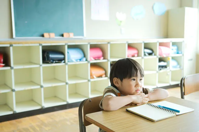 筋緊張とは？筋緊張に課題がある子どもの困りごとや原因、固有感覚を鍛える方法を解説のタイトル画像