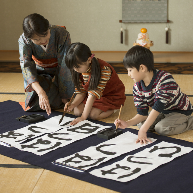 書き初めの宿題が憂鬱…書くことが苦手な子どもへのサポート、 習字