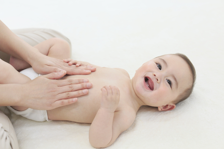 不安や緊張、痛みをやわらげる 「タッピングタッチ」って?発達障害のある息子のリラックス法にも活躍!のタイトル画像