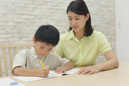 かんしゃくは「助けて」のサイン?漢字が苦手な自閉症長男が変わった秘密は、あの人気ドリルと手作り教材のタイトル画像