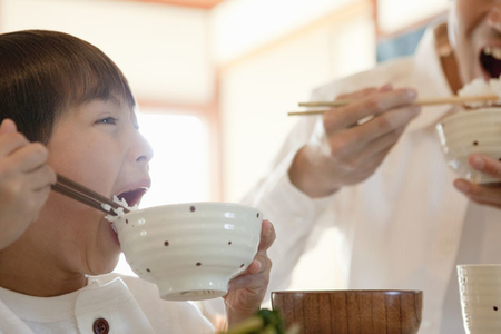 味・匂い・触感で拒否!子ども時代の食へのこだわり――大人の発達障害の私が振り返る「食べられるようになった理由」のタイトル画像