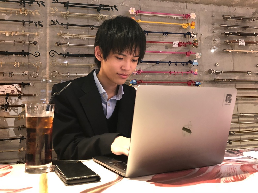 12歳で起業した中学生社長「読み書きが苦手な僕が、本の出版に