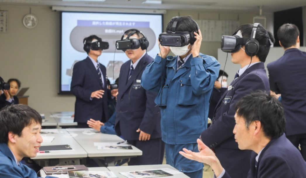医療少年院の職員と少年がASDのある人の知覚世界をVR体験――知的