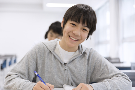 【発達凸凹男子、15才】大好きなゲームで遊んでるだけで英語が成績UPした、長男独自の学習法を本人に詳しく聞いてみたのタイトル画像