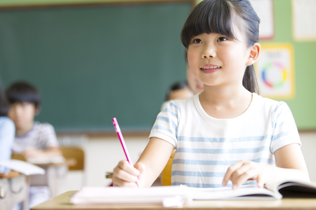 個別の教育支援計画とは?発達障害のある子が、長期的に一貫した支援を受けるために。個別の指導計画との違い、対象者や作成方法も解説のタイトル画像