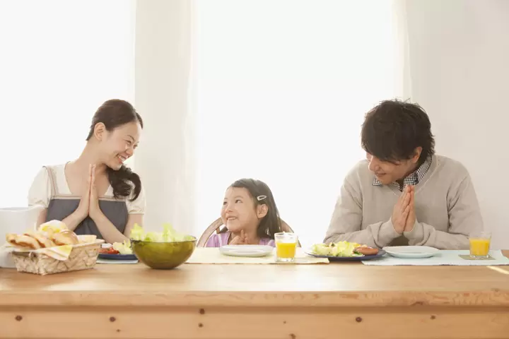 息子の歌声はまるで騒音…イライラする家族を見て、娘が言ったひとことの画像