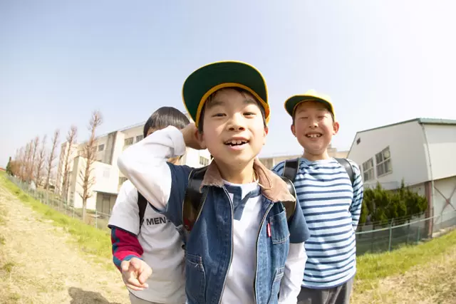 わが子が通級へ行くこと、クラスやママ友にどう伝える?発達障害の子どもが笑顔で学べる環境づくりに向けての画像