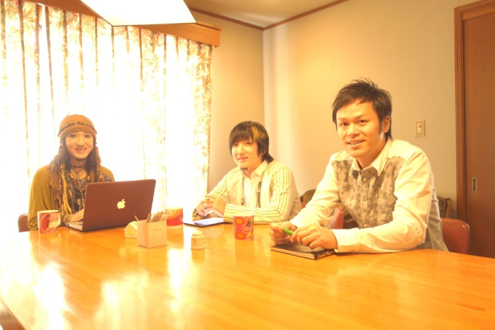 3人組バンド「JERRYBEANS」