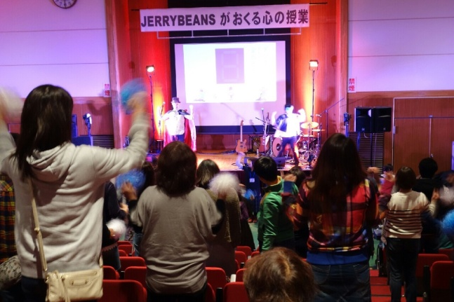 「JERRYBEANS」ライブの様子