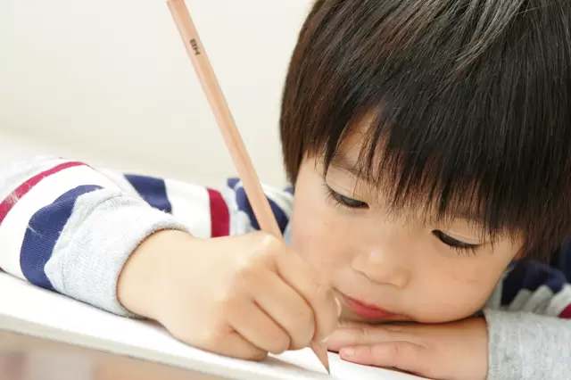 何度も椅子から落ちる息子が「発達性協調運動障害」と診断されるまでの画像