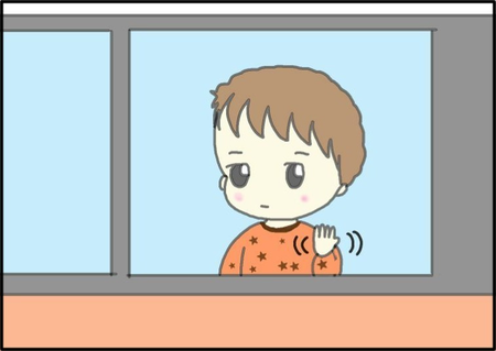 ほかの子と違う 逆さバイバイ 自閉症の特徴だとしても 私が笑顔になれた理由 Litalico発達ナビ ほかの子と違う 逆さバイバイ 自閉症の特徴だとしても 私が笑顔になれた理由 Litalico発達ナビ