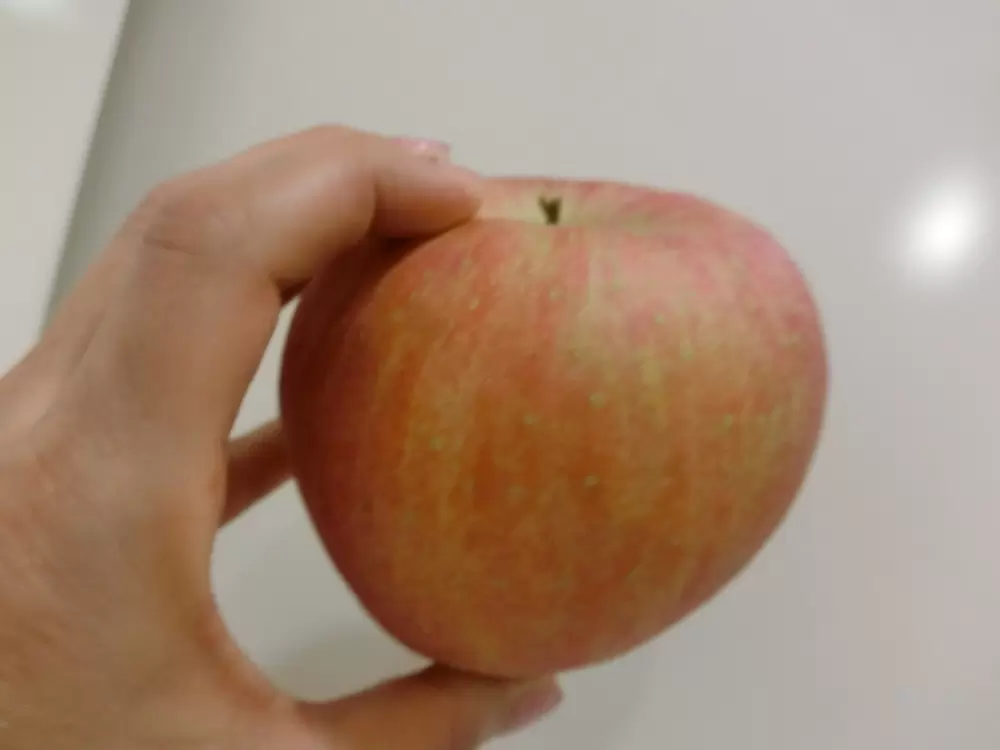 ポイントは3つ！自閉症の息子の「できる！」を育んだリンゴの皮むき練習法の画像