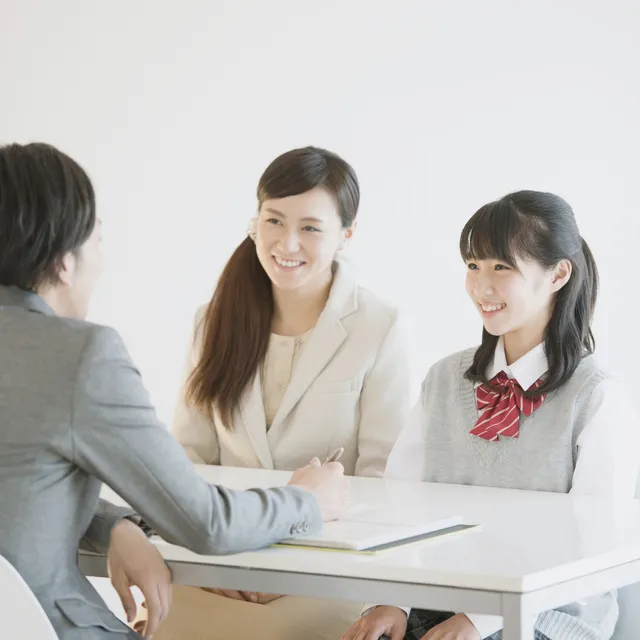 発達、不登校の相談から、学校に配慮を求めるときの仲介までーー小学校時代を支えてくれたスクールカウンセラー、私たち親子の活用方法の画像