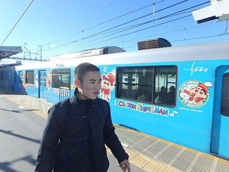 冷たい視線を浴びがちな電車内での奇声 注意してももう遅い 自閉症の子の してほしくないこと への対応策 Litalico発達ナビ