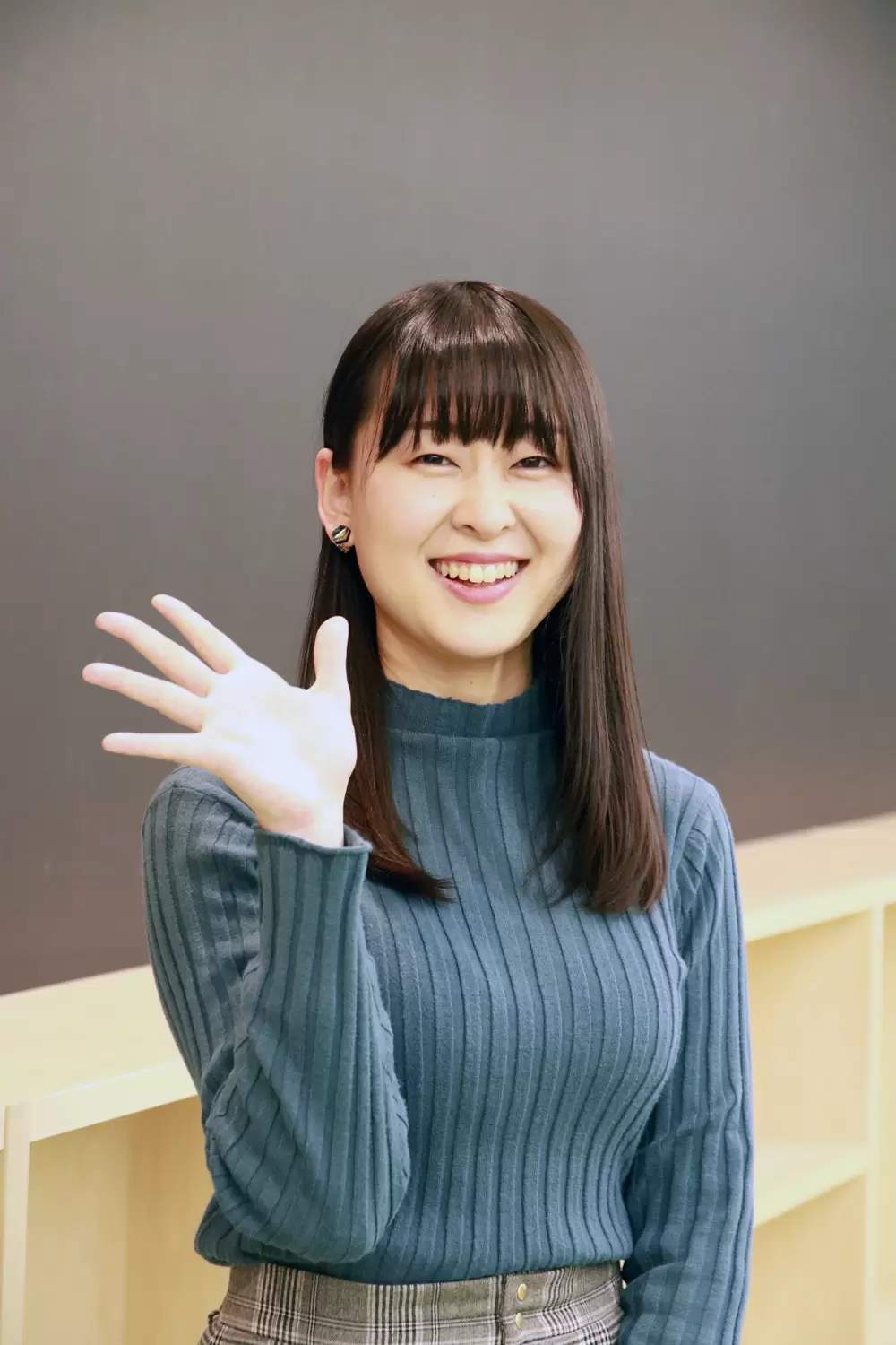 ネットコースの担任をしている小杉 優茉 先生のポートレート