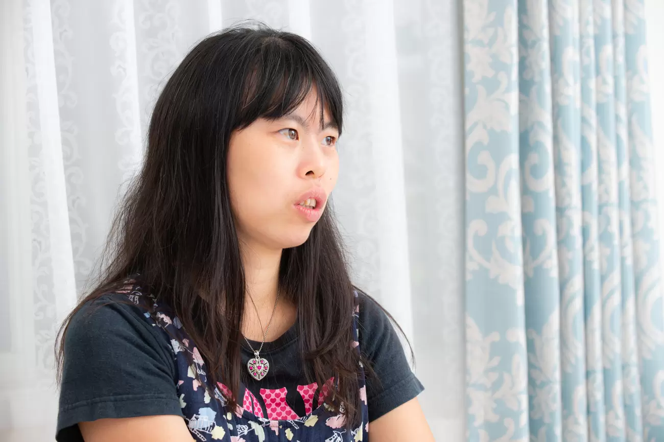 高見澤先生との出会いを話すアコさん。