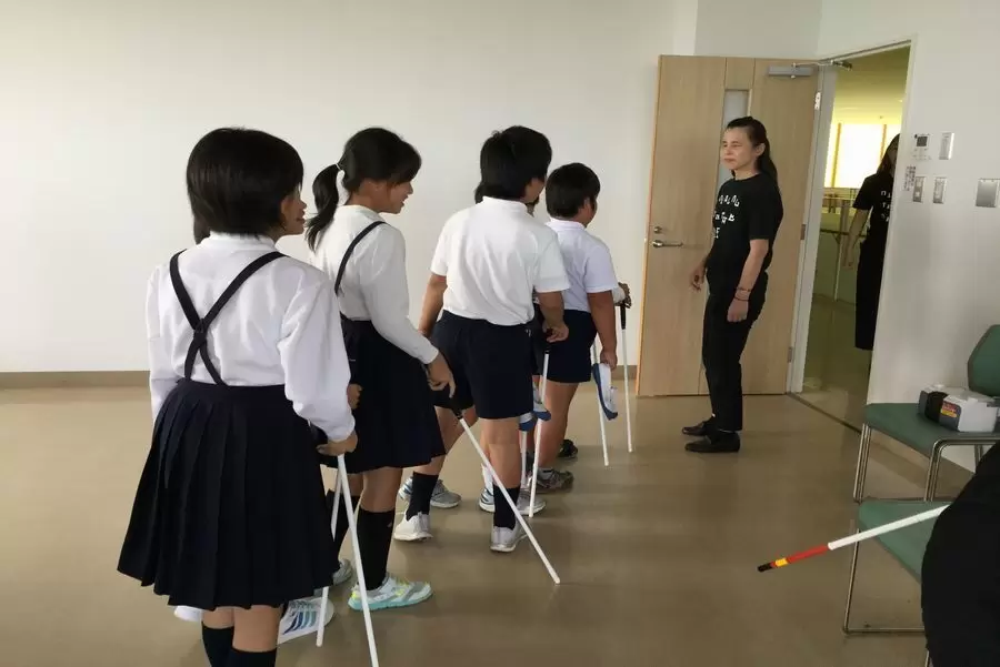 体験する子どもたちの様子