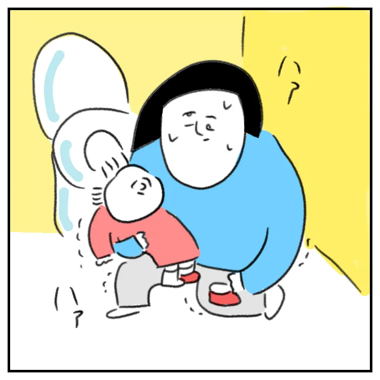 トイレの中に娘を裸足で立たせたくないため、膝の上で服を脱がせなければならず汗だくになる母とこだわりがあるグレーゾーンの娘