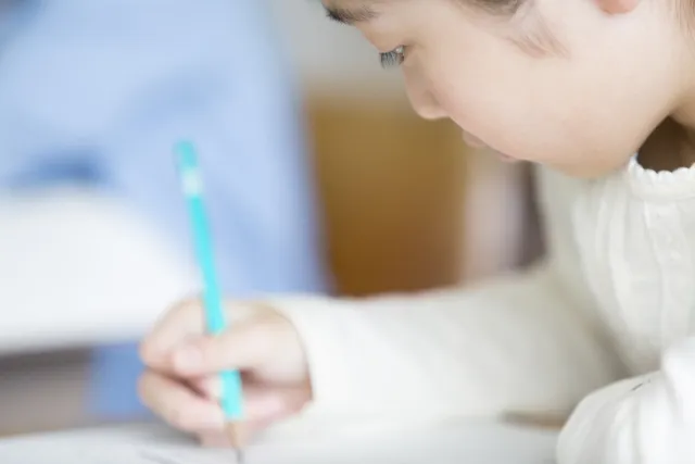 「学校の標準」に苦しむ子どもたち。「一度しか言わないからよく聞いて」はインクルーシブ教育を否定する指導方法――精神科医・本田秀夫先生の画像