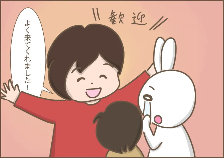 問い合わせた公立幼稚園では、前向きに入園を受け入れてくれる幼稚園ばかりだった。歓迎する幼稚園の先生に涙を流す母。