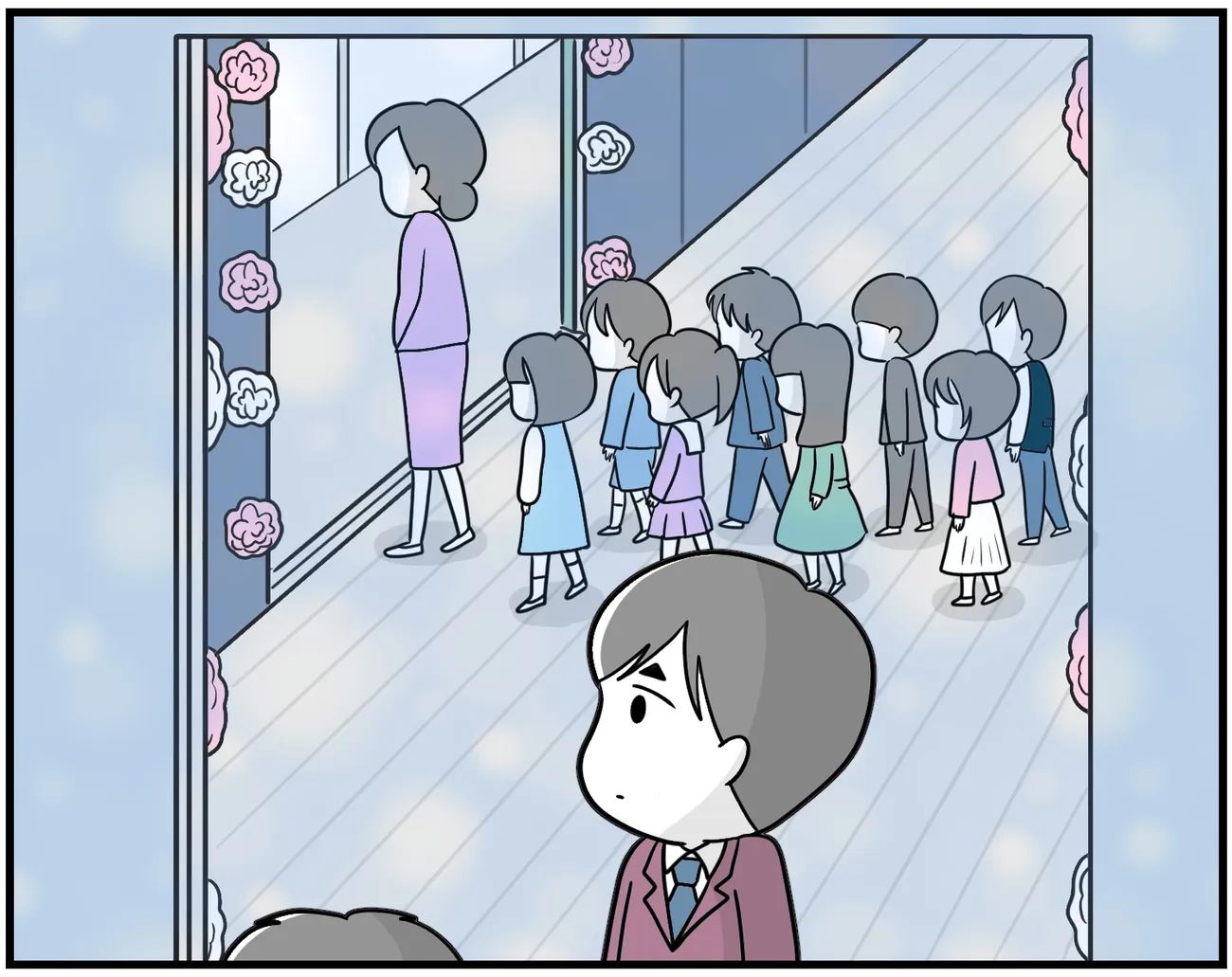 通常学級と特別支援学級は校舎が違うので、それぞれの校舎へとつながる別の扉から退場していきました。