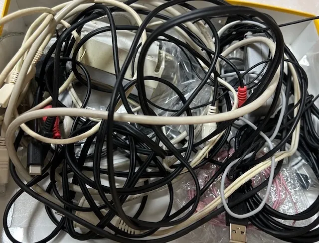 娘が持ってきてくれたたくさんのコード