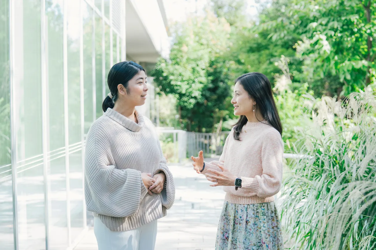 （左から）発達ナビ 牟田編集長・山口有紗先生