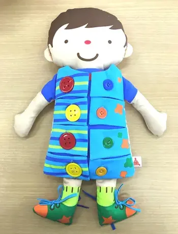 LITALICOジュニア京橋教室/人形で楽しく衣服着脱の練習をしよう！