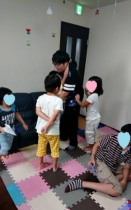 八尾もくば児童デイサービス/スタッフの専門性・育成環境
