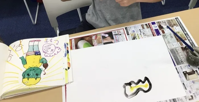 夢門塾淵野辺/★絵本を見ながら絵の具で色を塗ろう！★