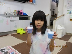 ライズ児童デイサービス小田栄/色水ソーダを作ってみよう！