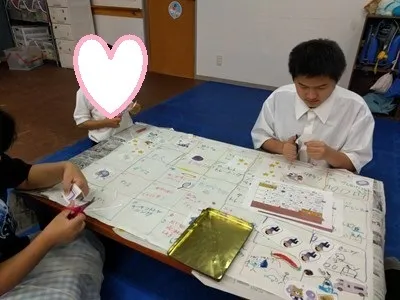 ライズ児童デイサービス小田栄/カレンダー作り②📅🖊