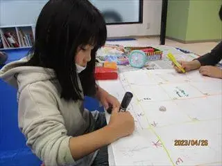 ライズ児童デイサービス小田栄/来月のカレンダー作りをしましょう！
