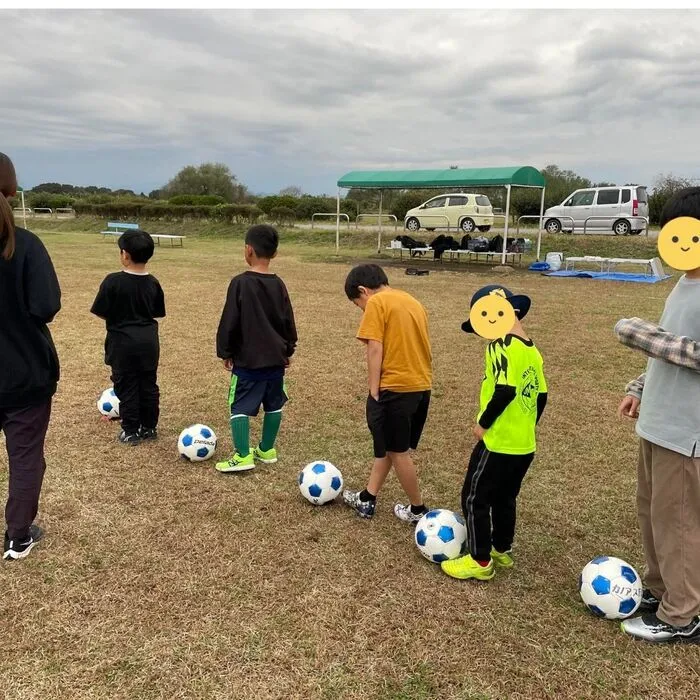  サッカー療育　カノアスFC平松本町/少し肌寒い日も、子どもたちは元気にサッカー⚽️