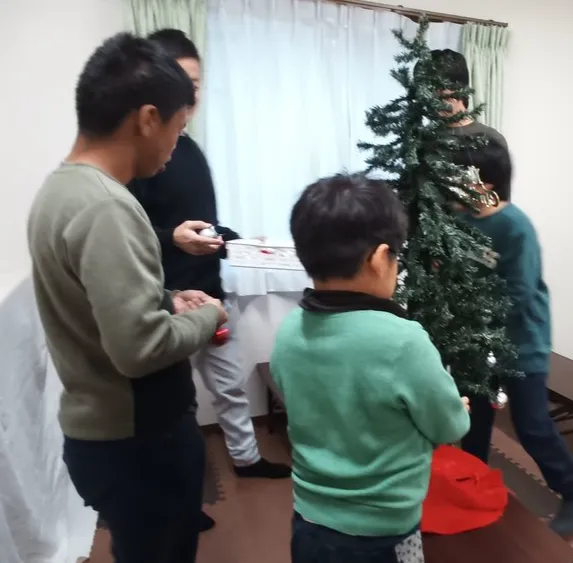 有永寮障害児通所支援/クリスマスツリーの飾り付け🎄