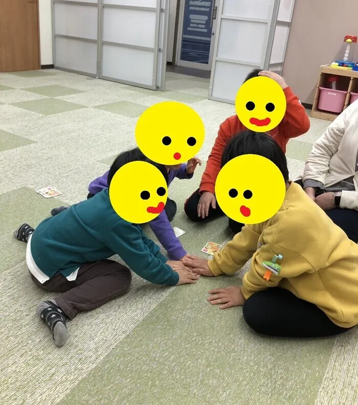 てらぴぁぽけっと　岡崎羽根北教室/みんなでかるた！