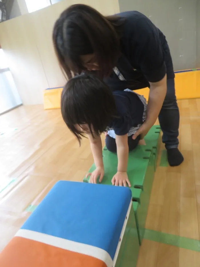 AIAI PLUS 鴫野/6月21日（運動　階段かえるとび）