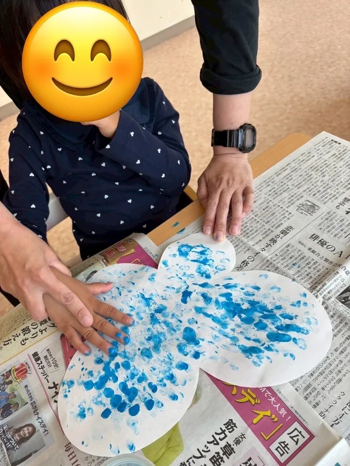 総合発達支援デイサービス　きぼう/児童発達の活動紹介：フィンガーペイント🌈