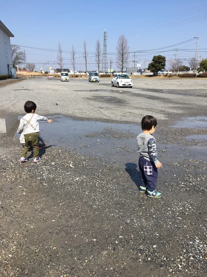 総合発達支援デイサービス　きぼう/児童発達支援の風景　雨上がりのお楽しみ