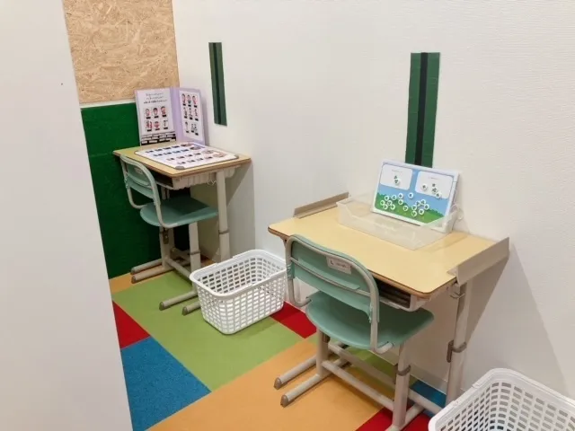 課題を通して指先を使ったトレーニングも行います。