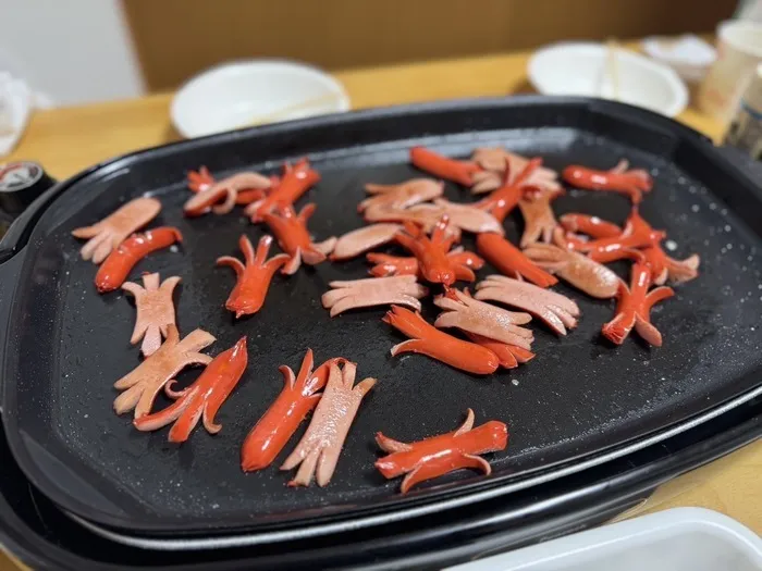 キッズデイサービスちあふる/おやつ作り　「タコさん🐙カニさん🦀のウインナー」