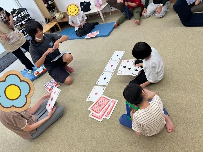 社会福祉法人立正福祉会　放課後等デイサービスはつらつ/トランプで遊ぼう！