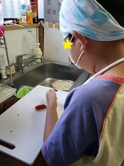 子ども発達支援 あさひ学苑 厚木校/焼きそば作り