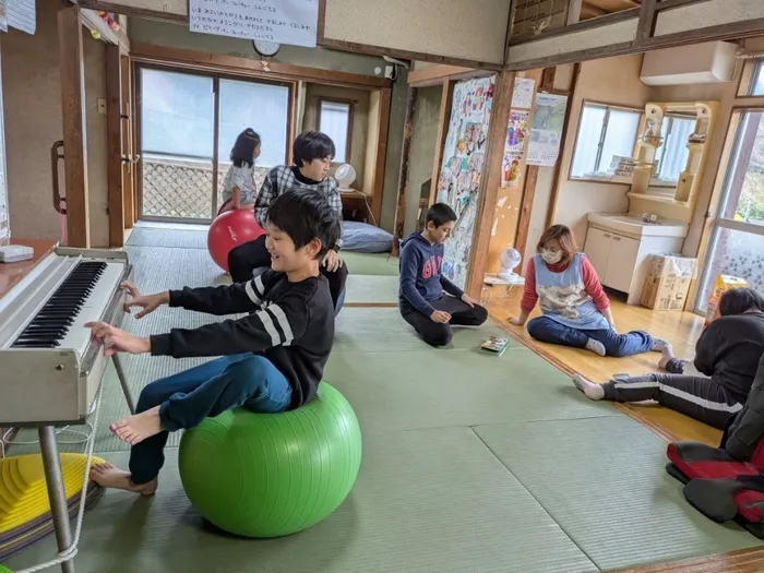 柔道畳とフローリングで、リラックスして過ごしています。